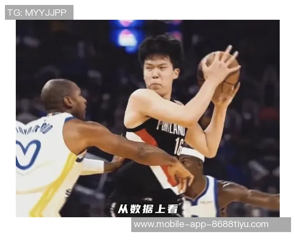 杨瀚森赛季初展现出色表现生活中也逐渐融入团队氛围