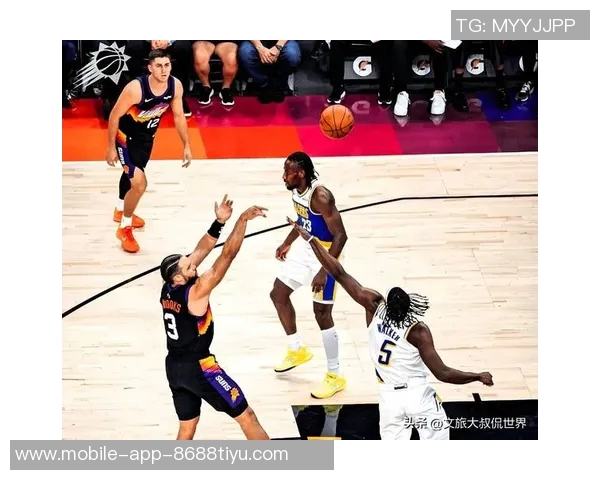 外线双星闪耀狄龙三分全中阿伦稳健发挥助力球队上半场表现 外线双星闪耀狄龙三分全中阿伦稳健发挥助力球队上半场表现