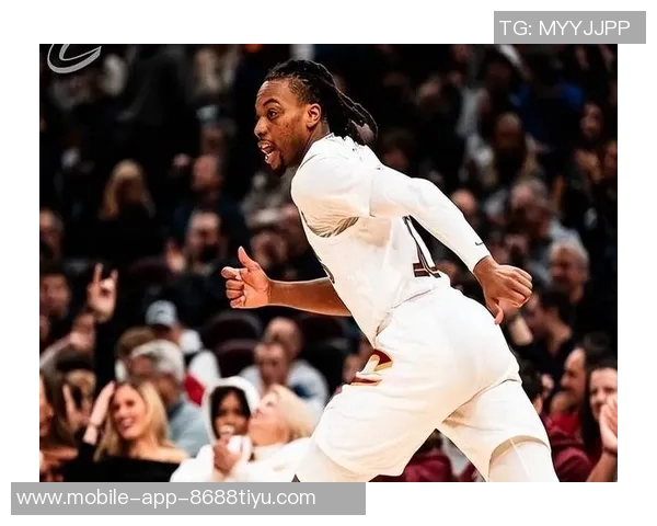 莫布里半场表现亮眼6中5砍下11分7篮板3助攻1抢断2盖帽正负值高达13