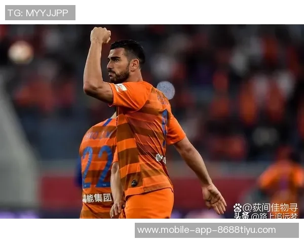 泰山功勋外援巴力斯塔重温旧梦在表演赛中闪耀破门展现默契